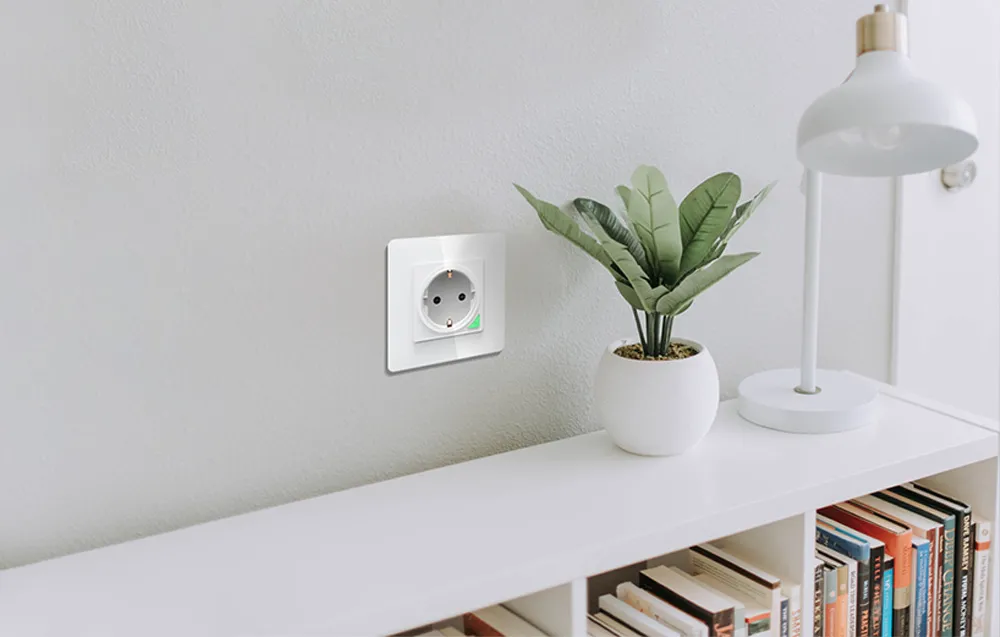 Inteligentne gniazdo ścienne WiFi Avatto N-WOT10-EU-W TUYA białe