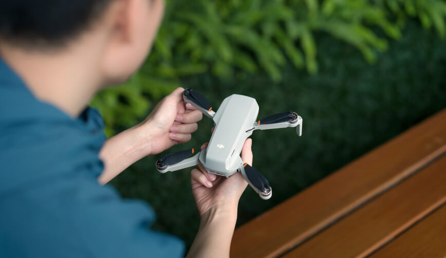 dron DJI Mini SE Fly More Combo